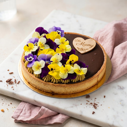 Tarta Dubajska z Jadalnymi Kwiatami na Dzień Matki